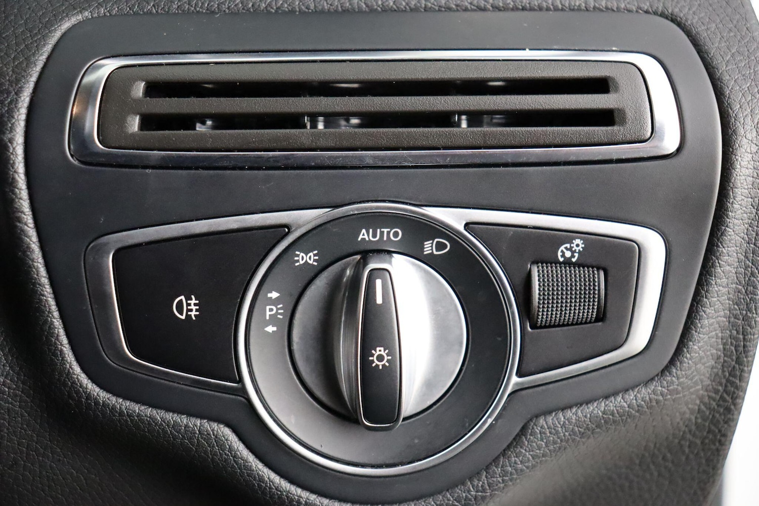 Used Mercedes-Benz C Class 2021 for sale - 76899630: Photo 23