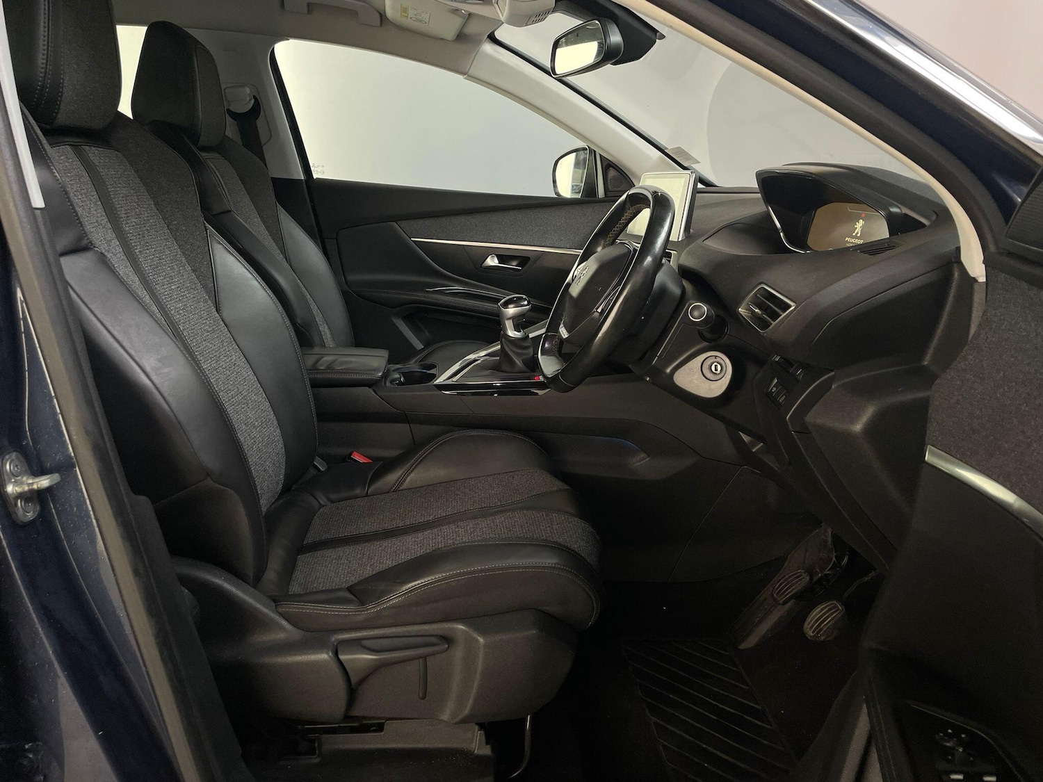 Used Peugeot 5008 2018 for sale - 77021248: Photo 11