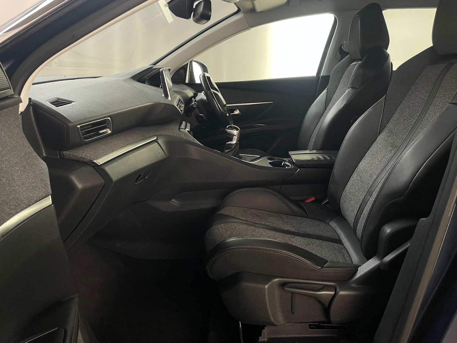 Used Peugeot 5008 2018 for sale - 77021248: Photo 12