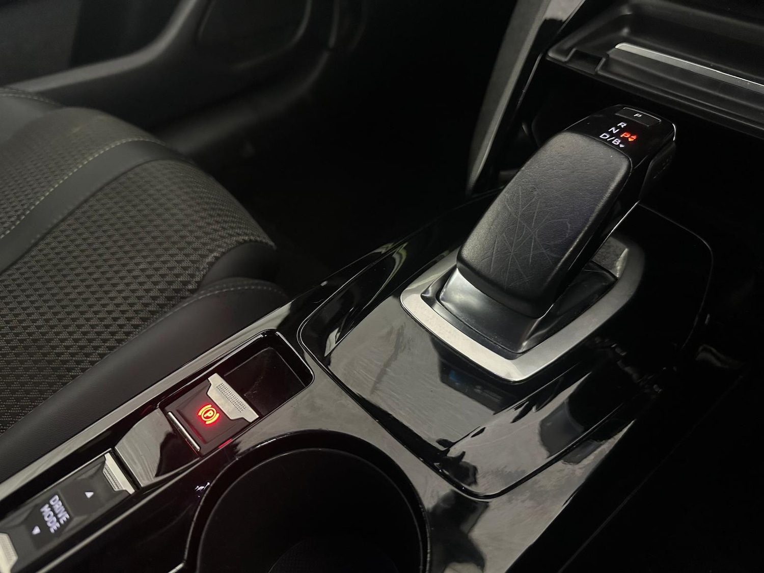 Used Peugeot E-208 2021 for sale - 76432667: Photo 20