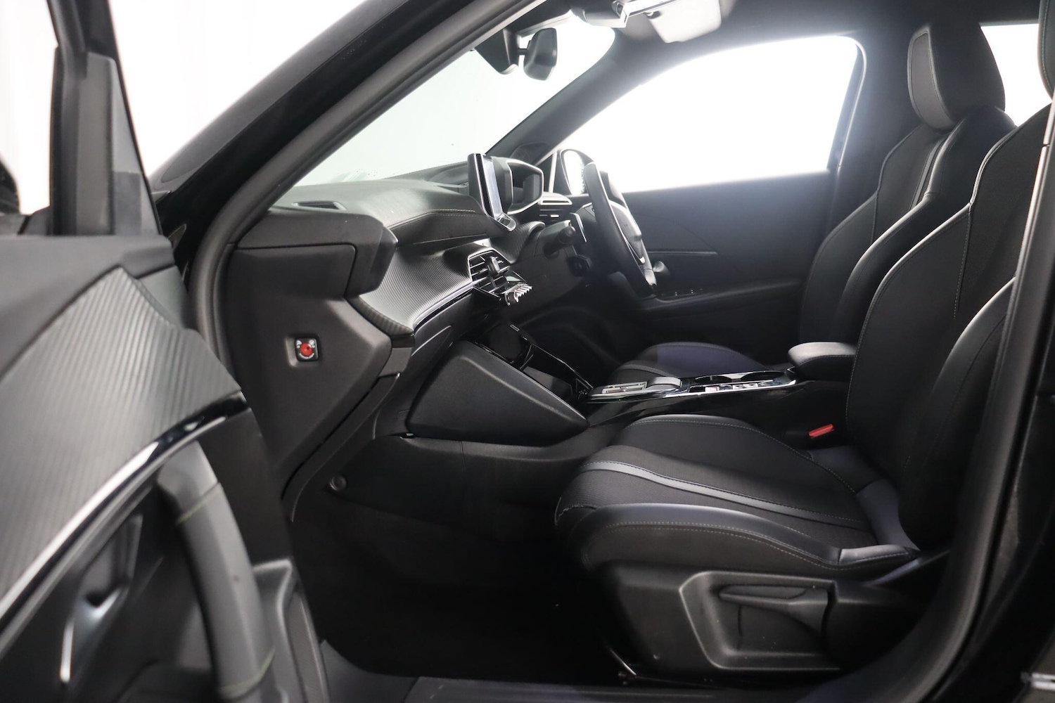 Used Peugeot 2008 2024 for sale - 76823748: Photo 14