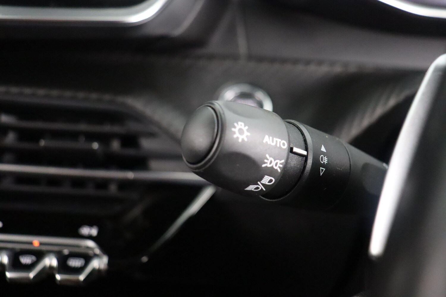 Used Peugeot 2008 2024 for sale - 76823748: Photo 17