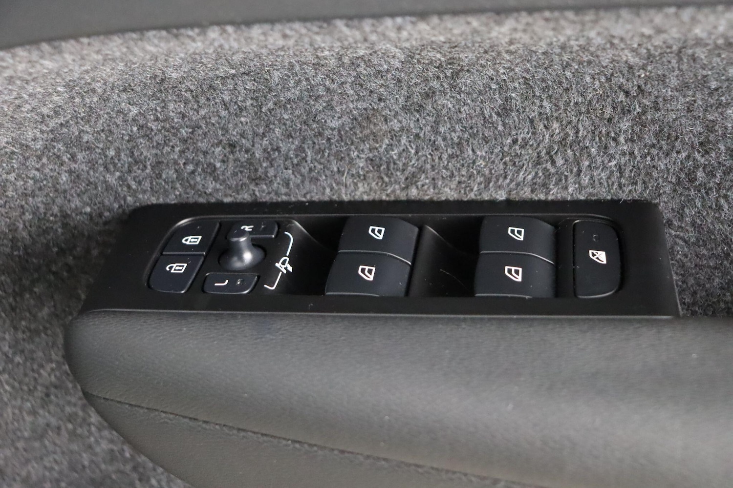 Used Volvo XC40 2021 for sale - 77359235: Photo 17