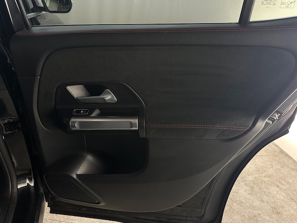 Used Mercedes-Benz GLB 2021 for sale - 75769884: Photo 31