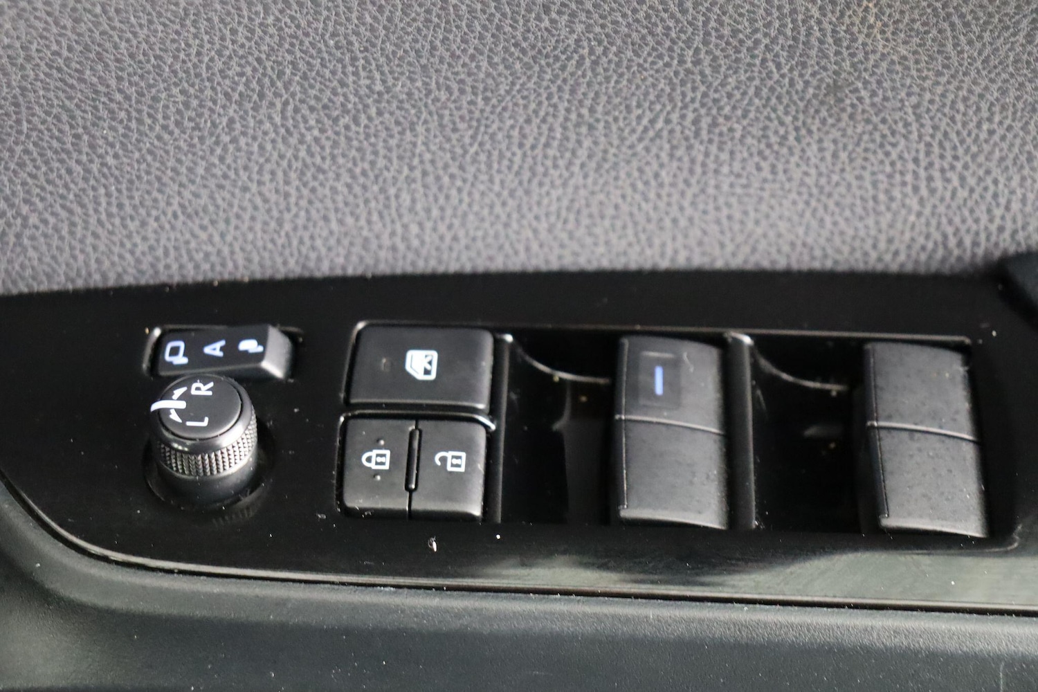 Used Toyota Prius for sale - 77524849: Photo 17