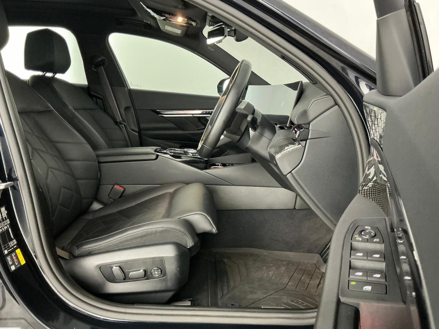 Used BMW i5 2023 for sale - 76728744: Photo 11