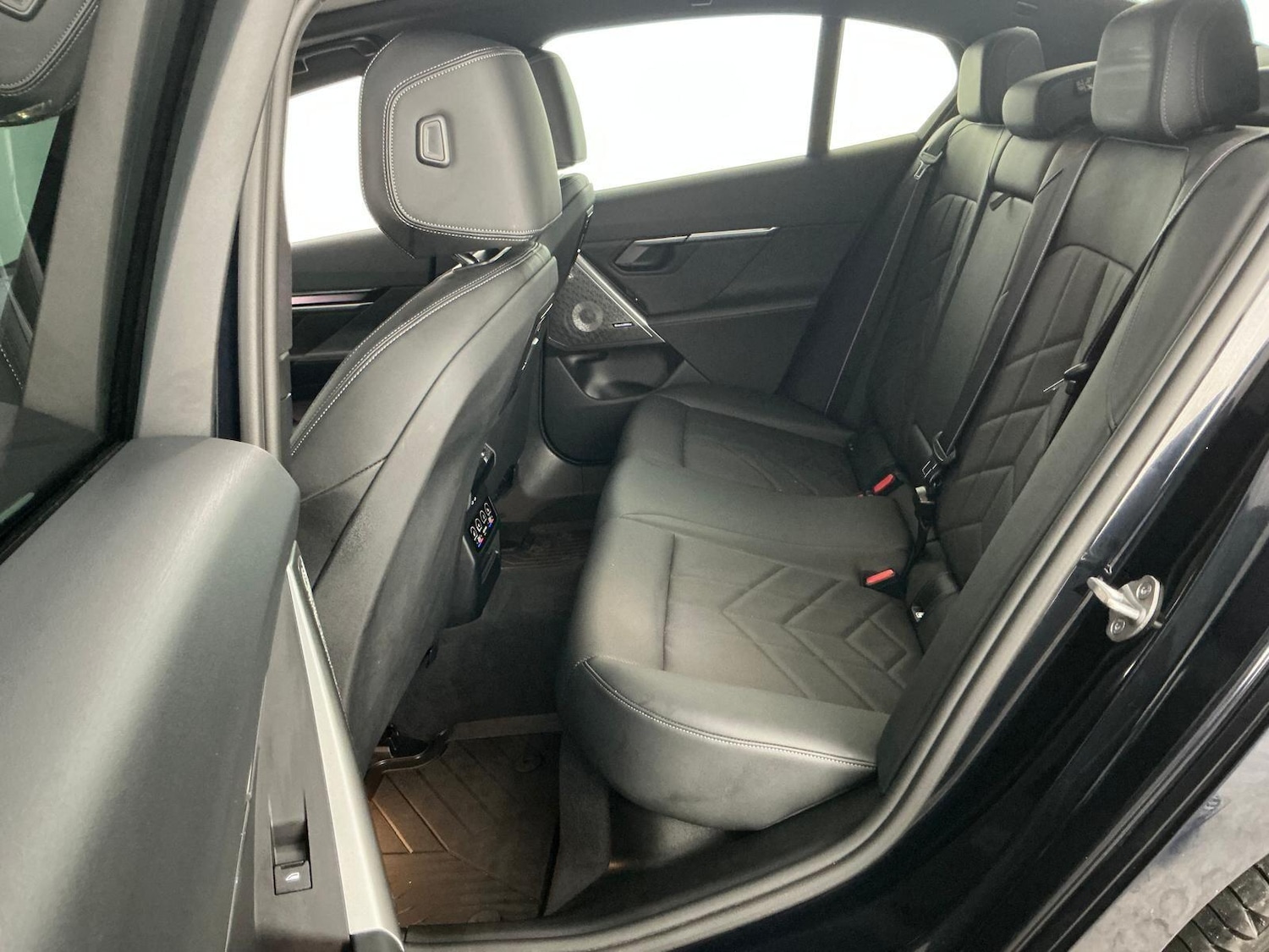 Used BMW i5 2023 for sale - 76728744: Photo 12