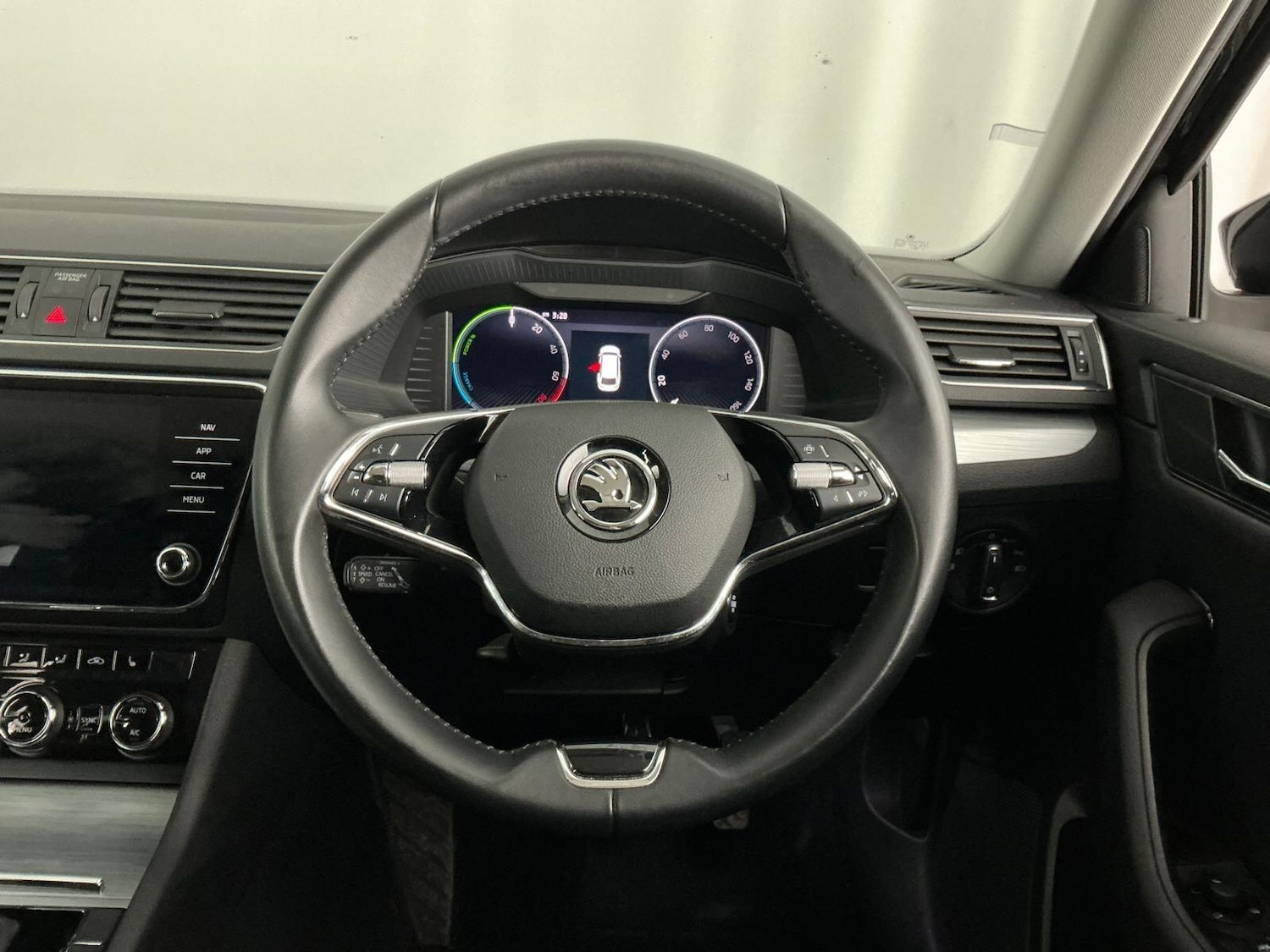 Used Skoda Superb 2022 for sale - 76689290: Photo 9