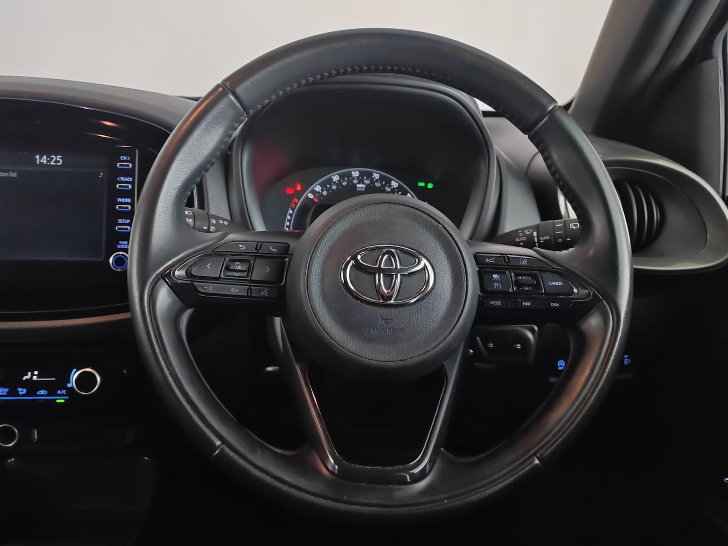 Used Toyota Aygo X 2022 for sale - 76409298: Photo 9