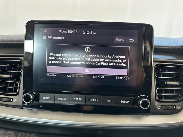 Used Kia Stonic 2024 for sale - 75103735: Photo 38