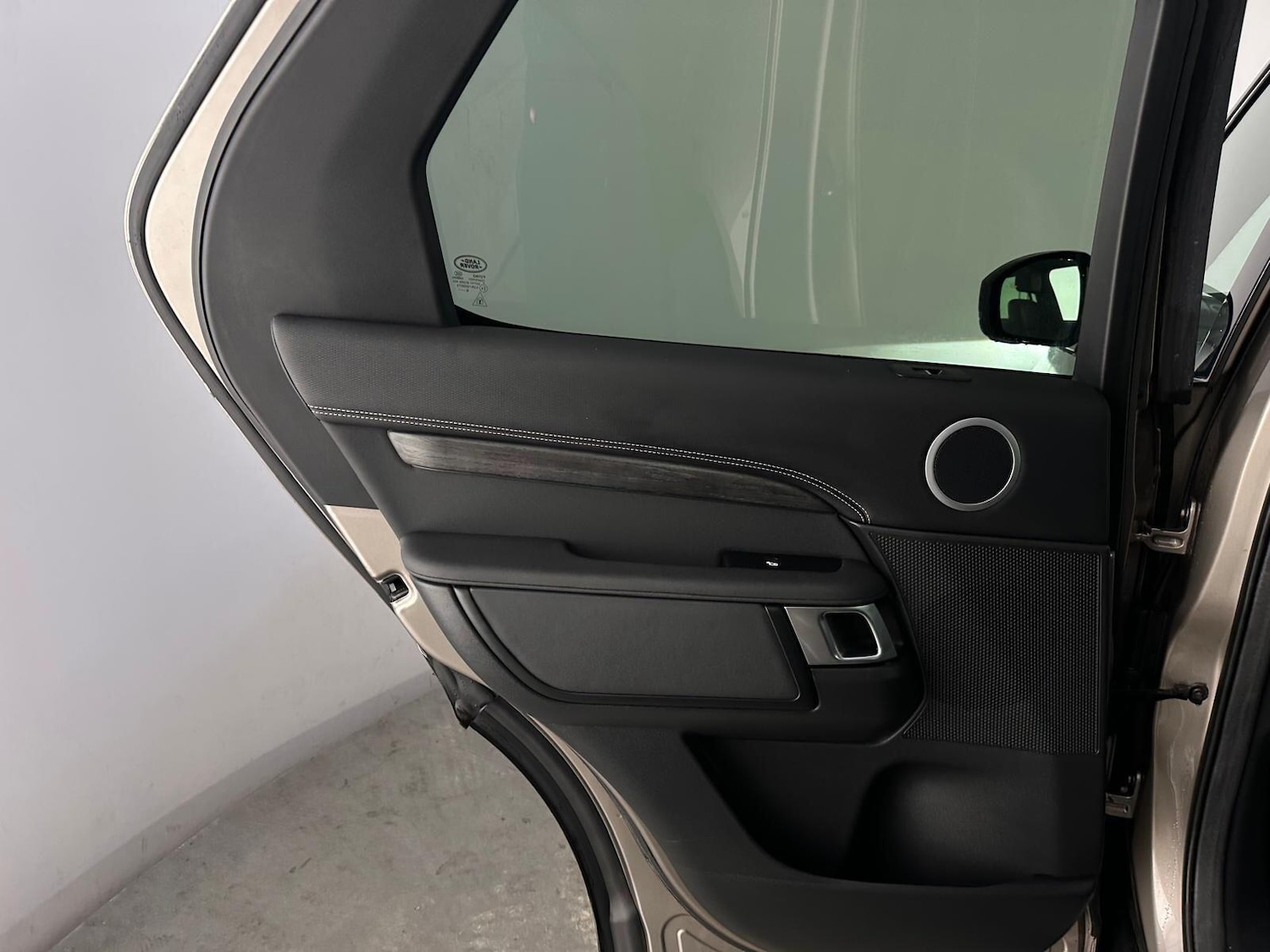 Used Land Rover Discovery 2021 for sale - 76484537: Photo 26