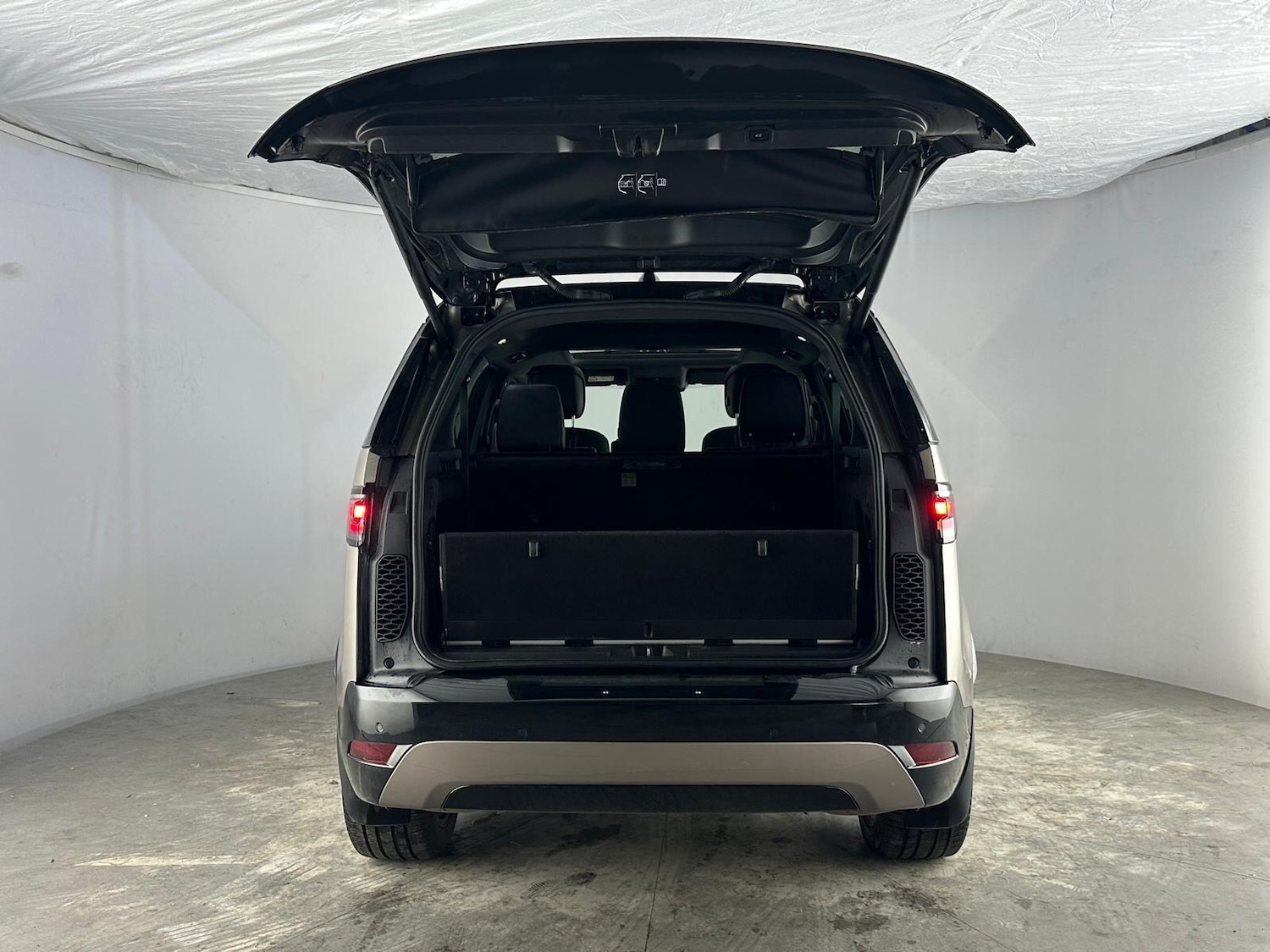 Used Land Rover Discovery 2021 for sale - 76484537: Photo 30