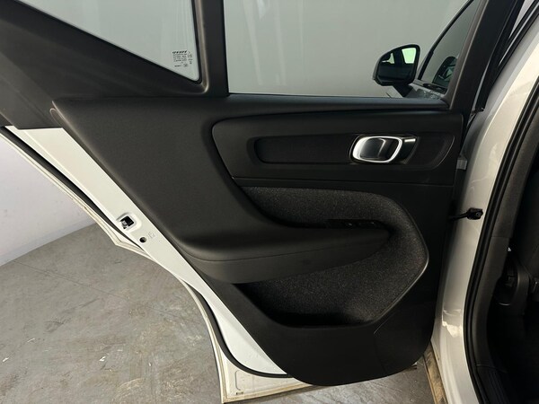 Used Volvo XC40 2021 for sale - 75351435: Photo 32