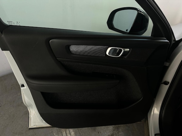 Used Volvo XC40 2021 for sale - 75351435: Photo 33