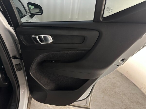 Used Volvo XC40 2021 for sale - 75351435: Photo 34
