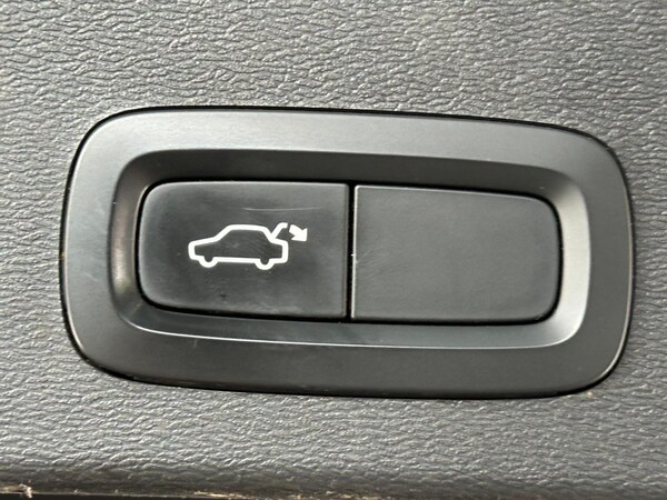 Used Volvo XC40 2021 for sale - 75351435: Photo 39