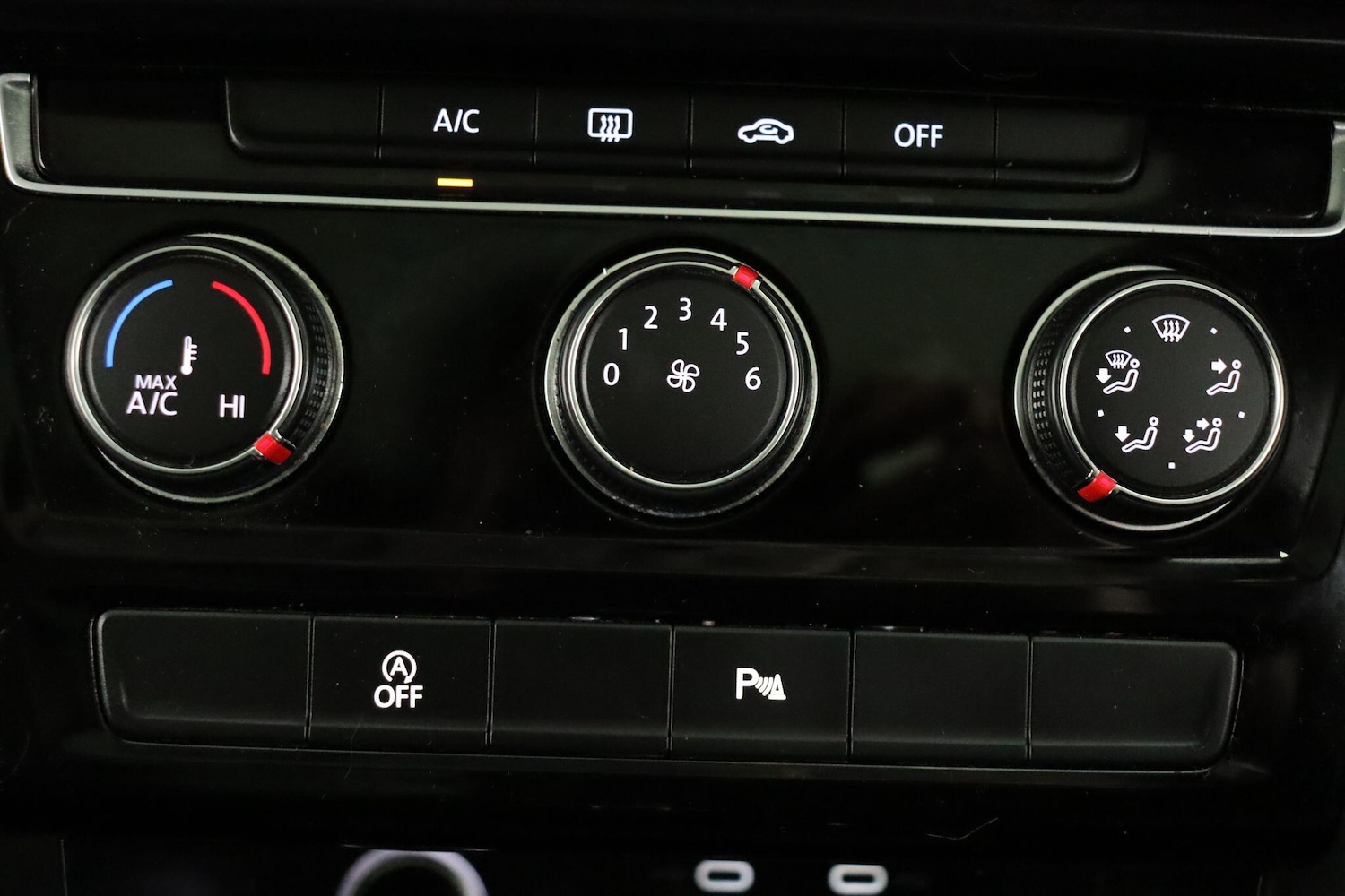 Used Volkswagen Touran 2020 for sale - 76912967: Photo 18