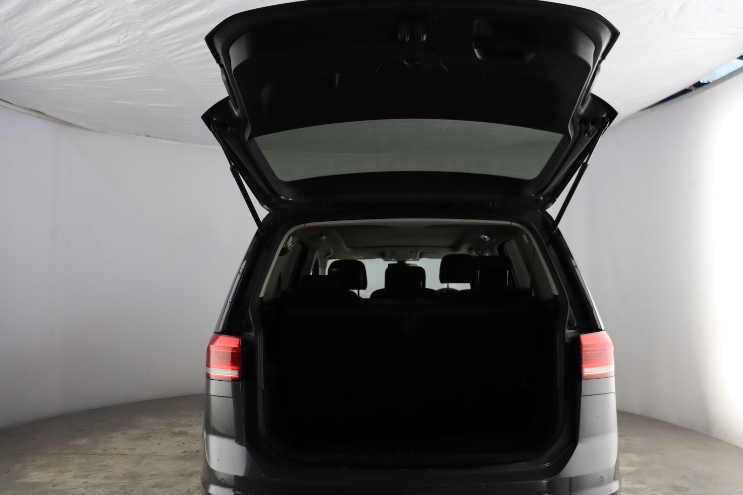 Used Volkswagen Touran 2020 for sale - 76912967: Photo 29