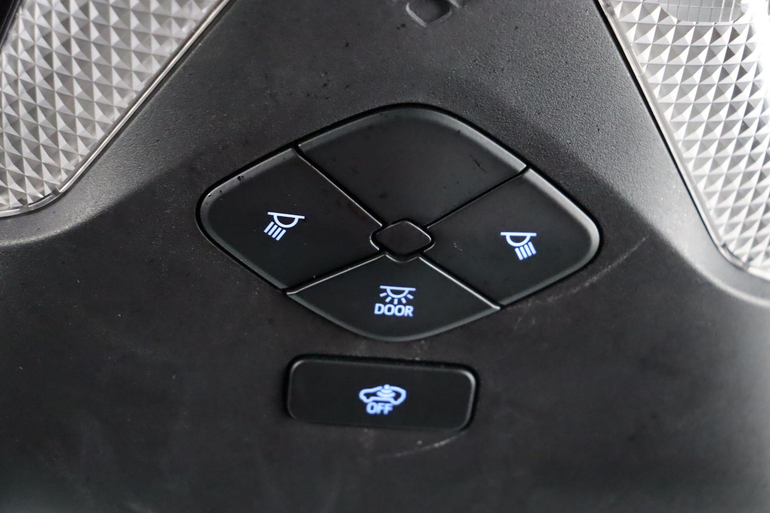 Used Toyota C-HR 2020 for sale - 76866231: Photo 19