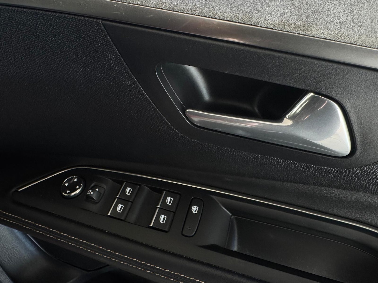 Used Peugeot 5008 2022 for sale - 76689670: Photo 12