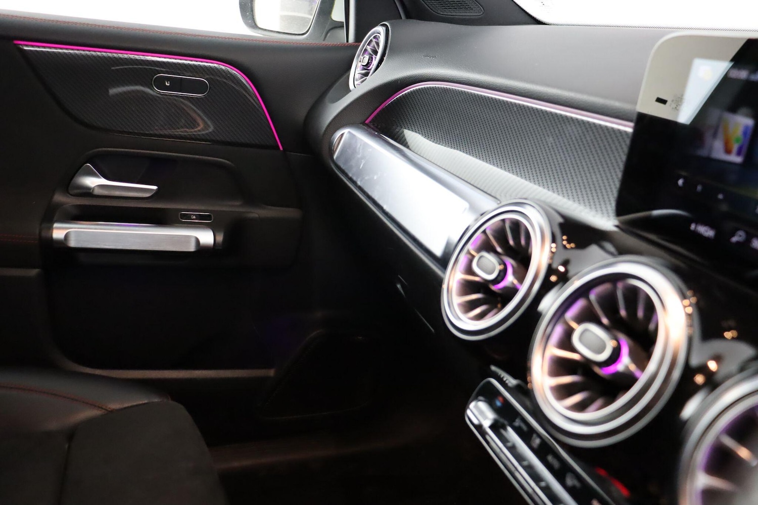 Used Mercedes-Benz GLB 2021 for sale - 77103615: Photo 24