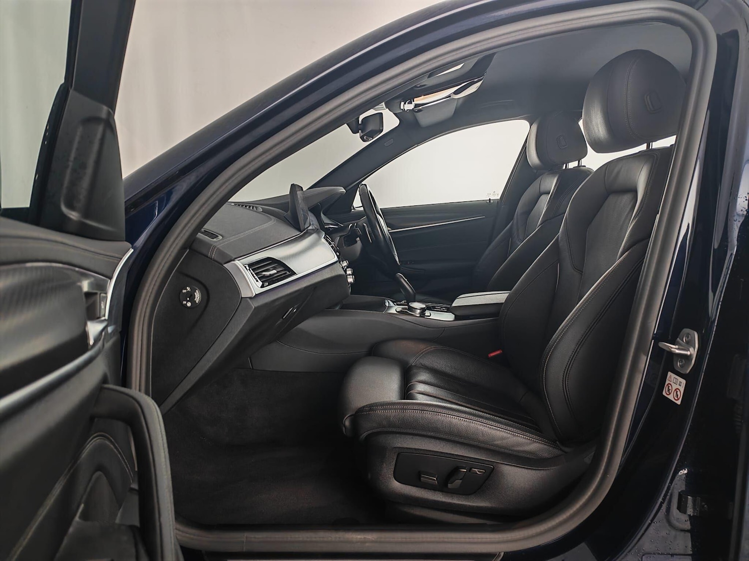 Used BMW 5 Series 2022 for sale - 76499374: Photo 11