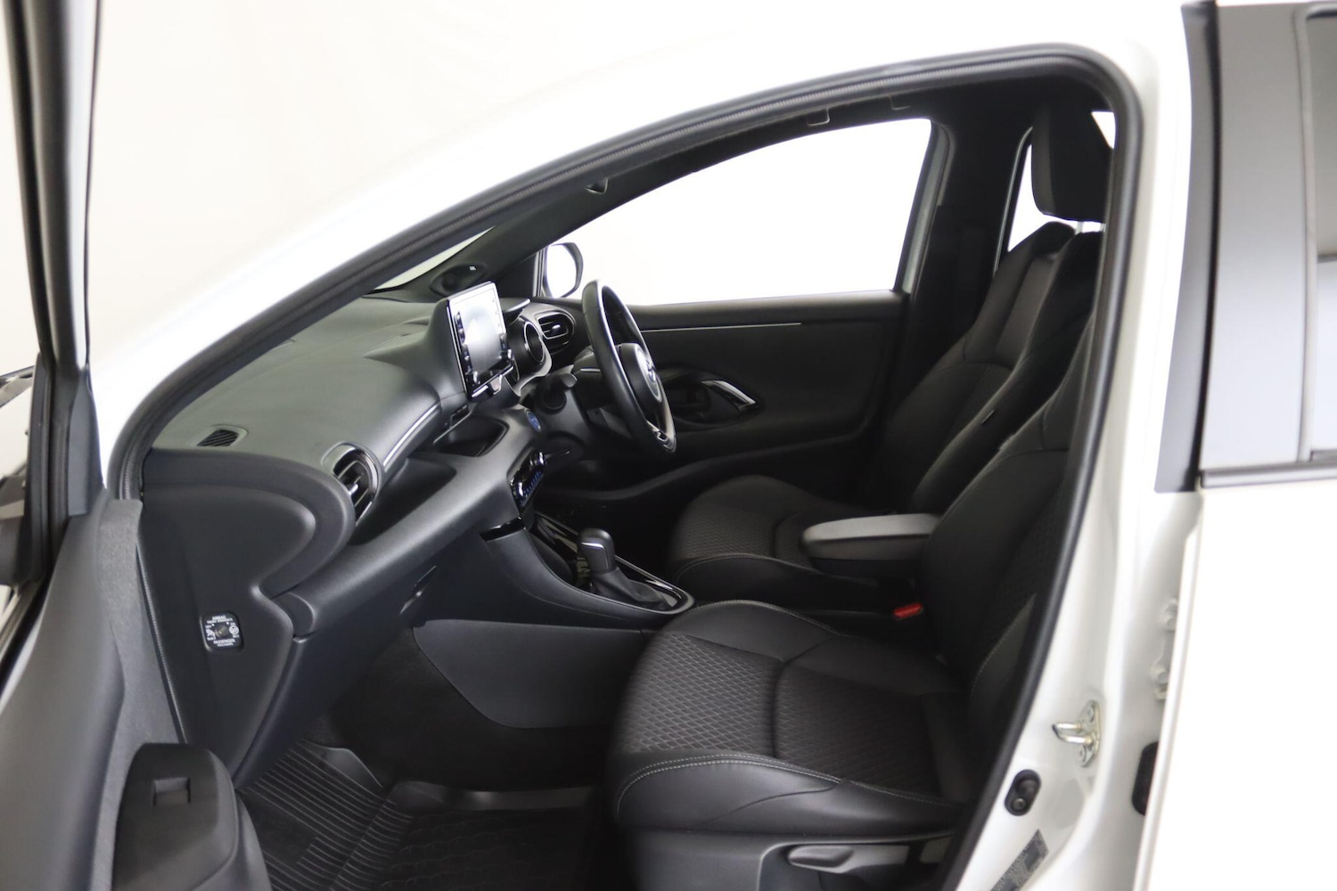 Used Toyota Yaris 2021 for sale - 76561975: Photo 11