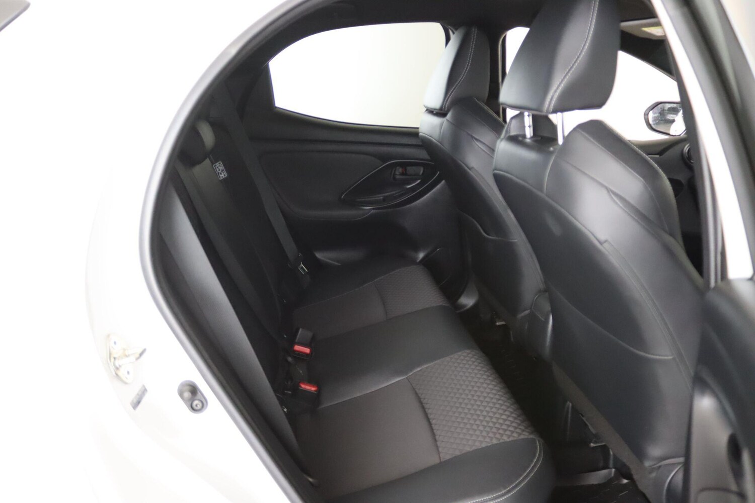 Used Toyota Yaris 2021 for sale - 76561975: Photo 14