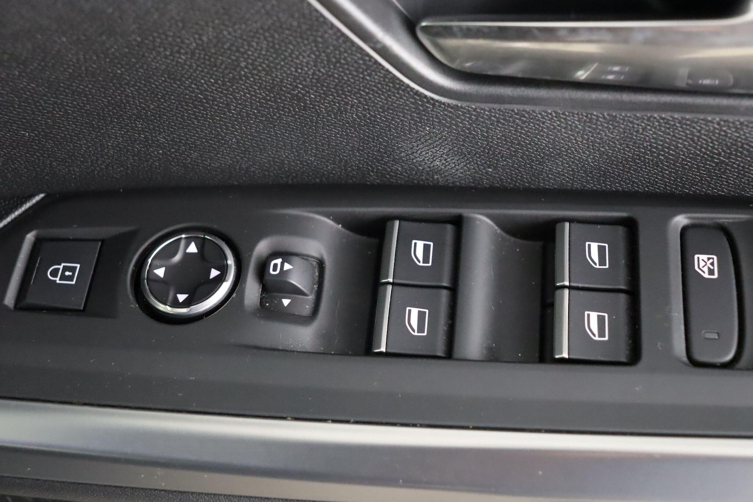 Used Peugeot E-3008 2024 for sale - 77254883: Photo 18