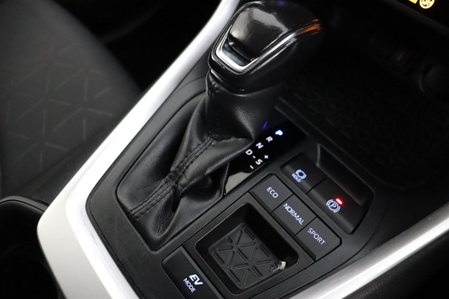 Used Toyota RAV4 for sale - 78007009: Photo 16