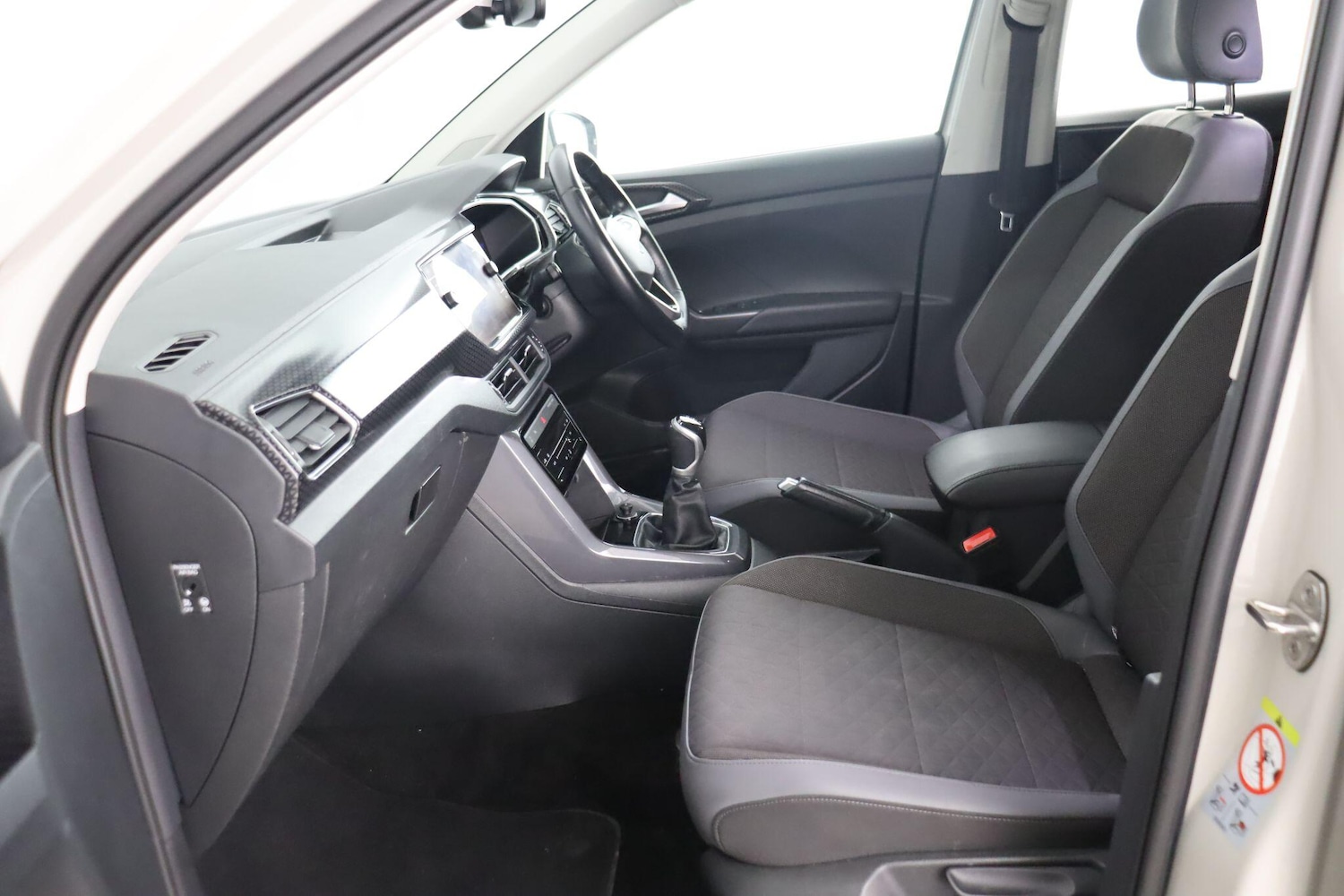 Used Volkswagen T-Cross 2023 for sale - 77599000: Photo 15