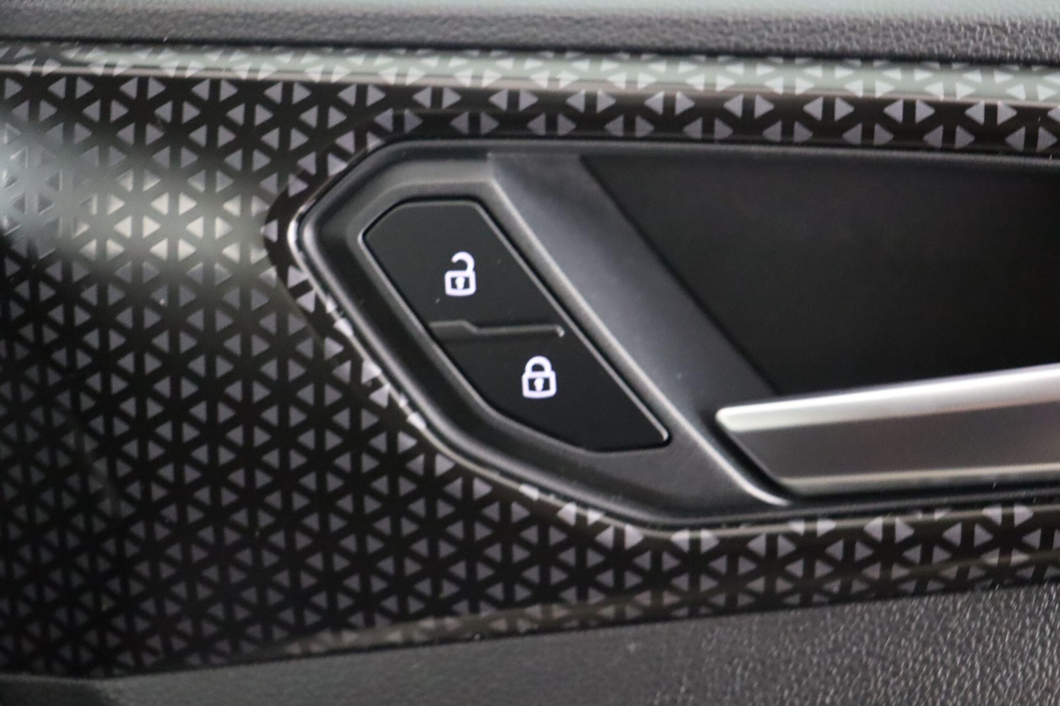 Used Volkswagen T-Cross 2023 for sale - 77599000: Photo 17