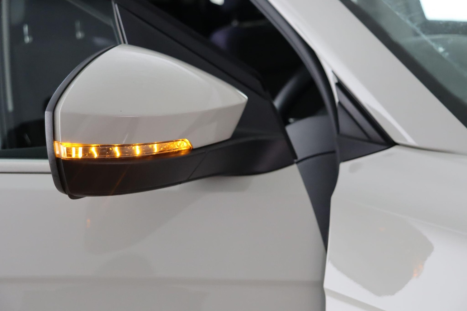 Used Volkswagen T-Cross 2023 for sale - 77599000: Photo 25