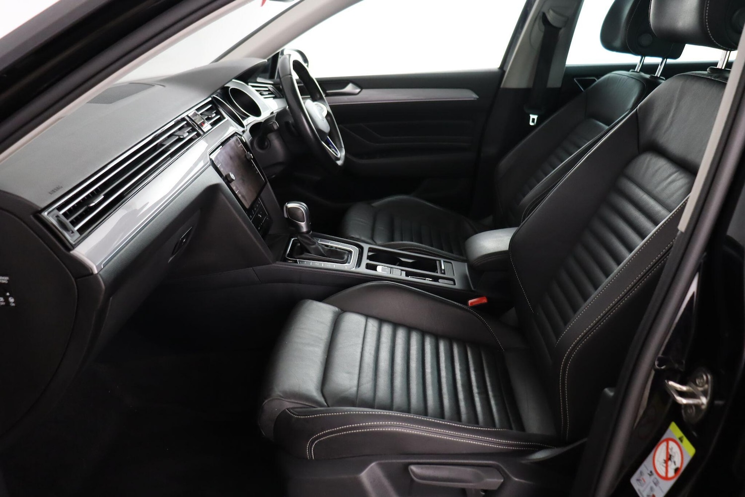 Used Volkswagen Passat 2021 for sale - 77993200: Photo 14