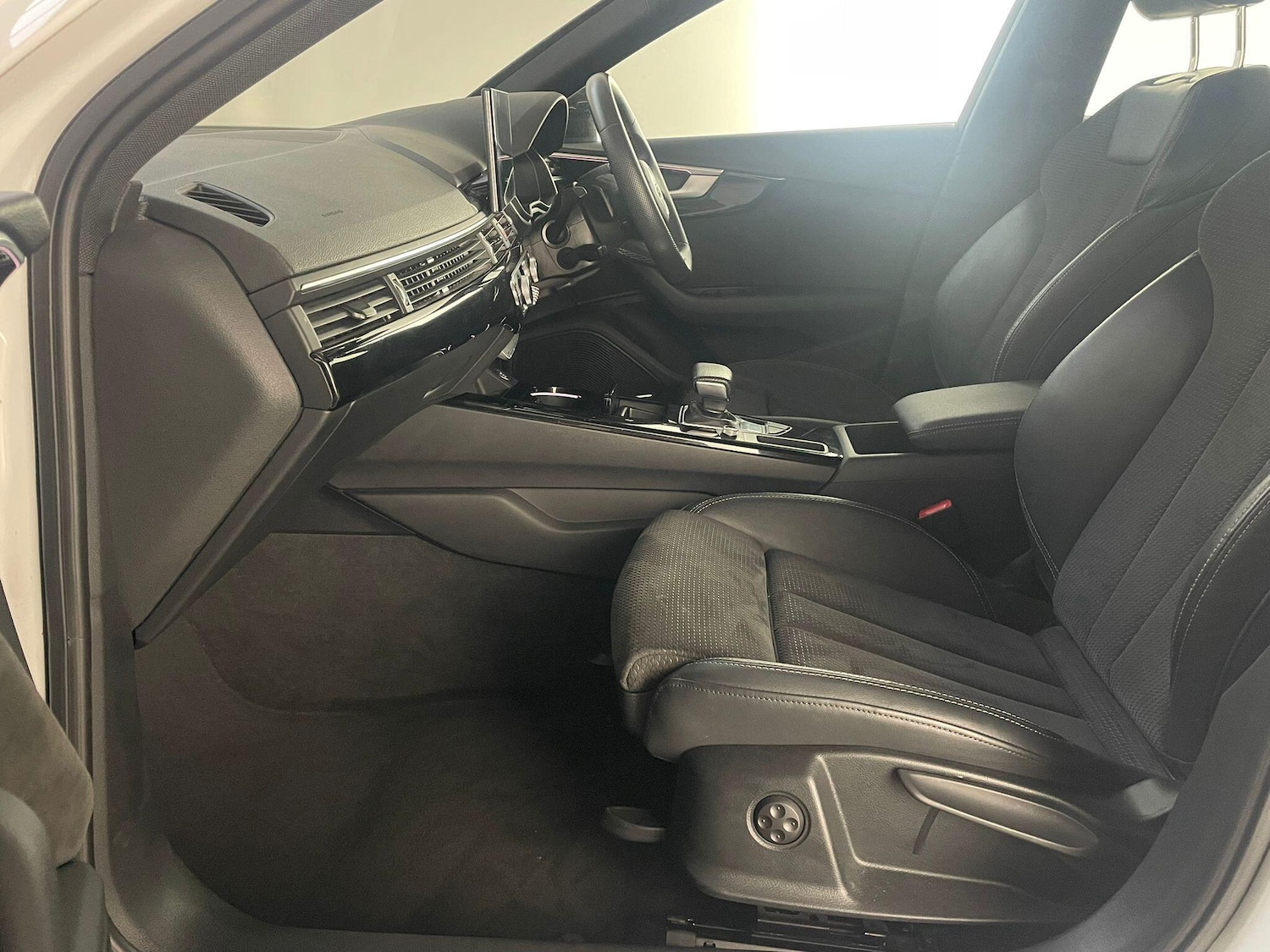 Used Audi A4 2021 for sale - 76152016: Photo 11