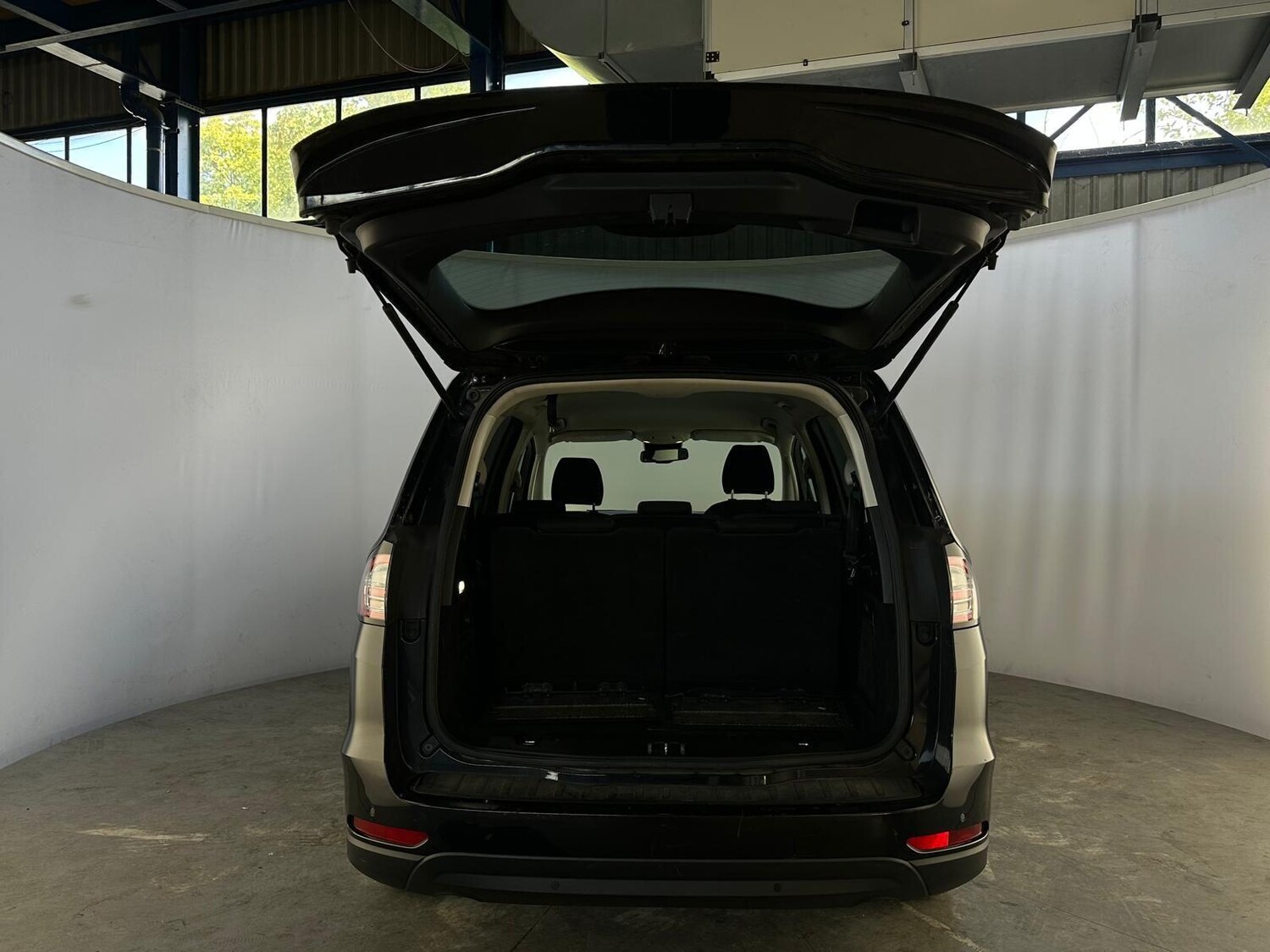 Used Ford Galaxy 2020 for sale - 75708300: Photo 37