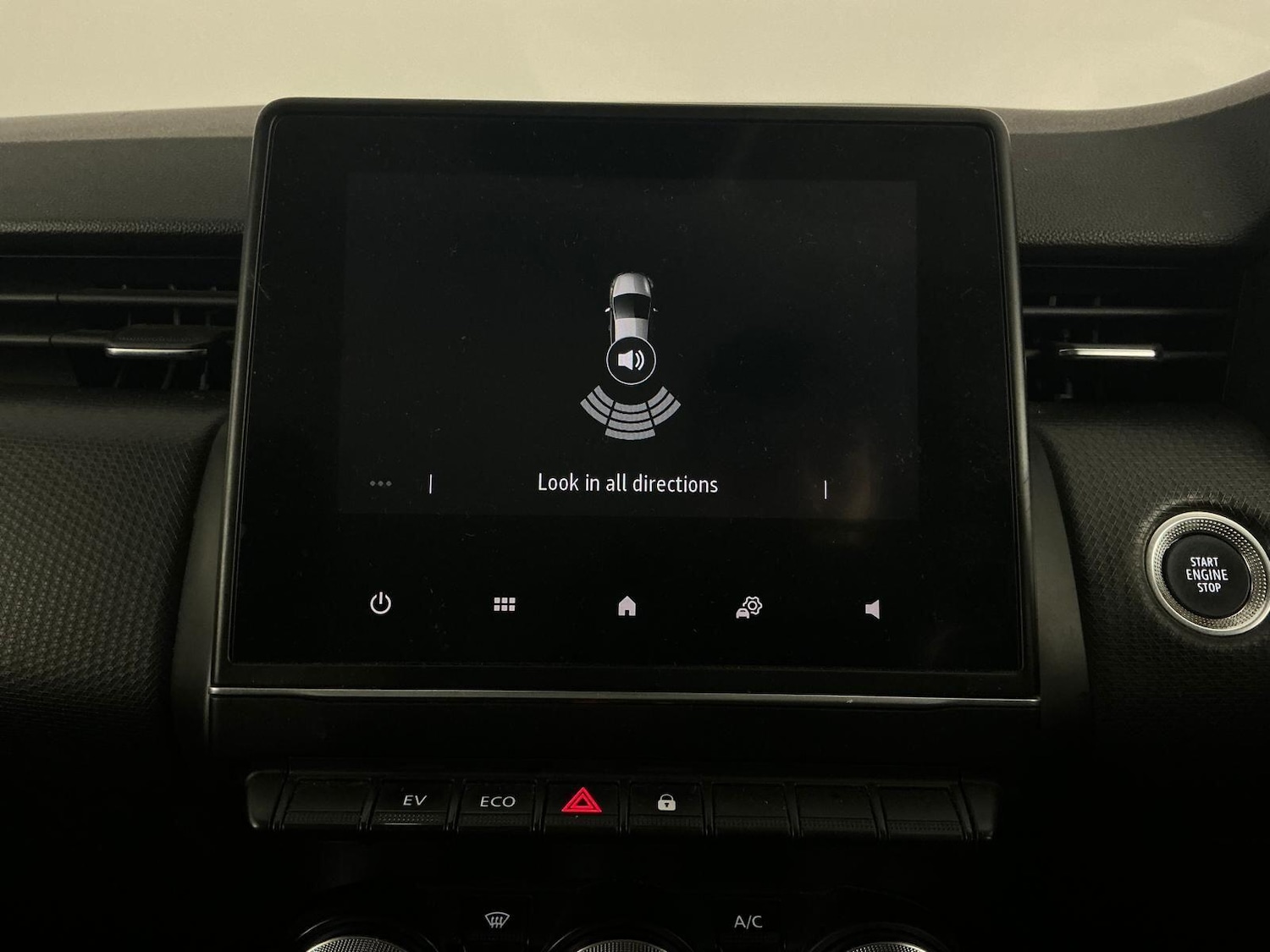 Used Renault Clio 2022 for sale - 76765616: Photo 51