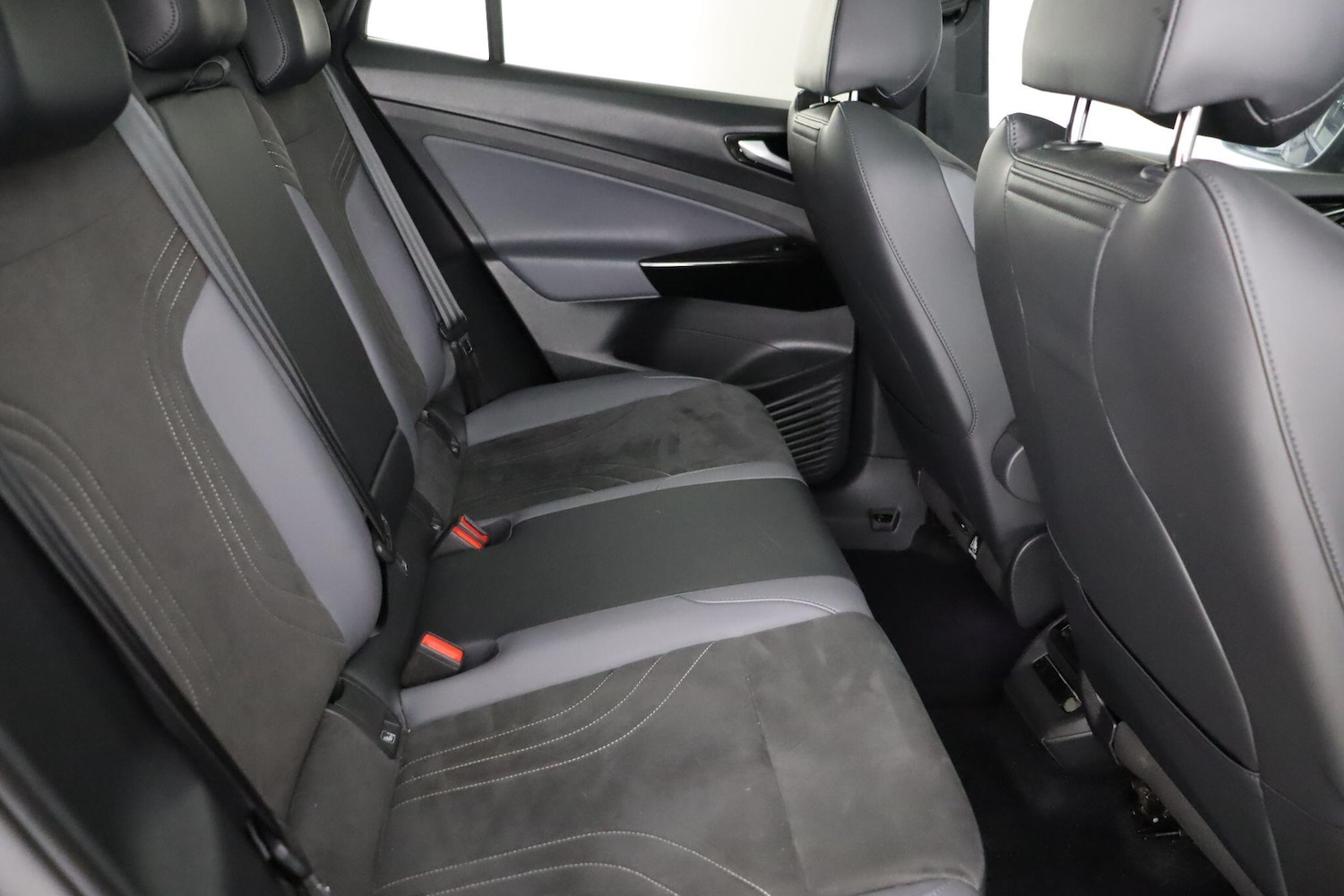 Used Volkswagen ID.4 2021 for sale - 77993897: Photo 12