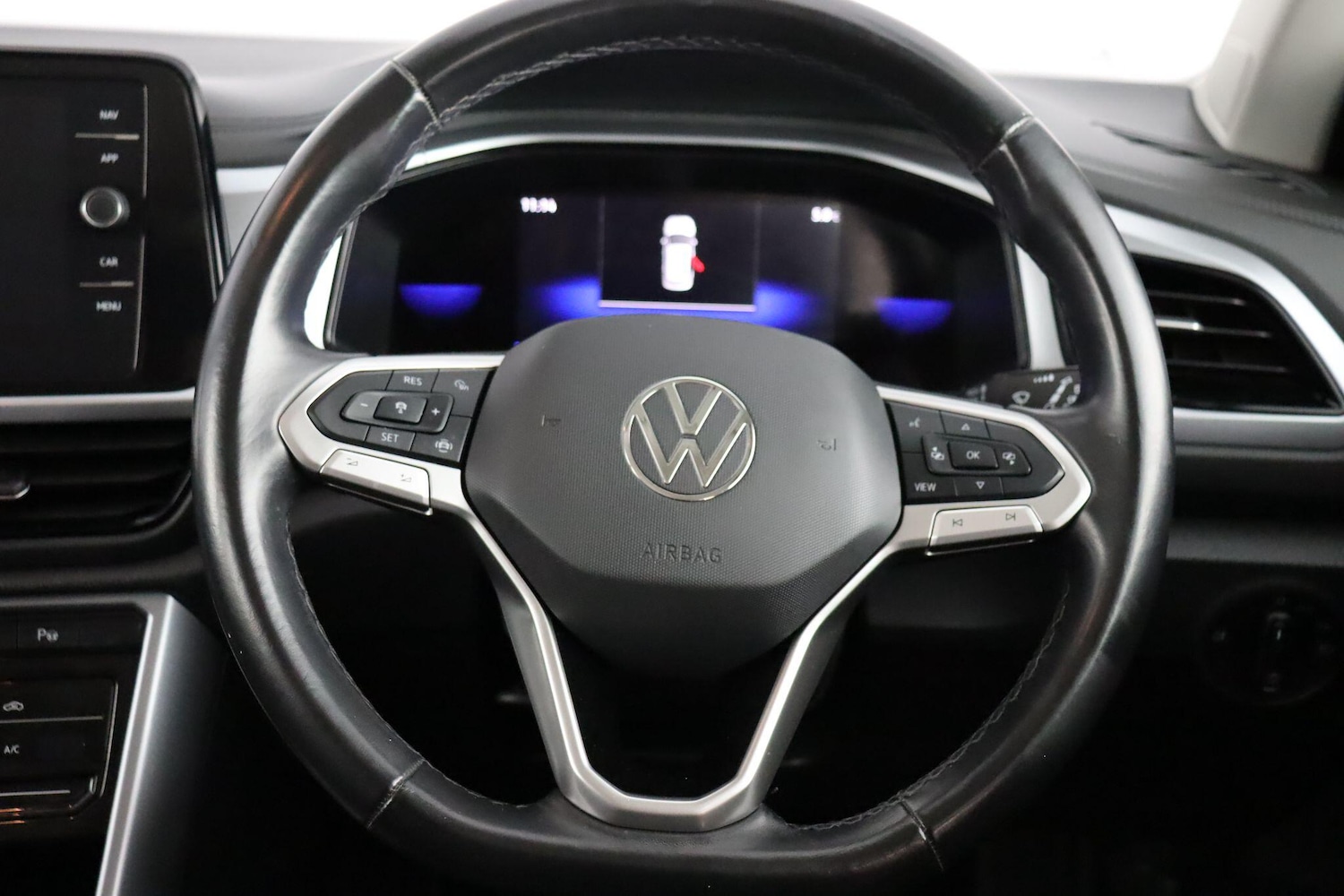 Used Volkswagen T-Roc 2023 for sale - 78020187: Photo 9