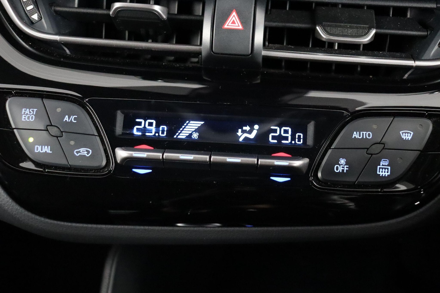 Used Toyota C-HR 2022 for sale - 77109365: Photo 25