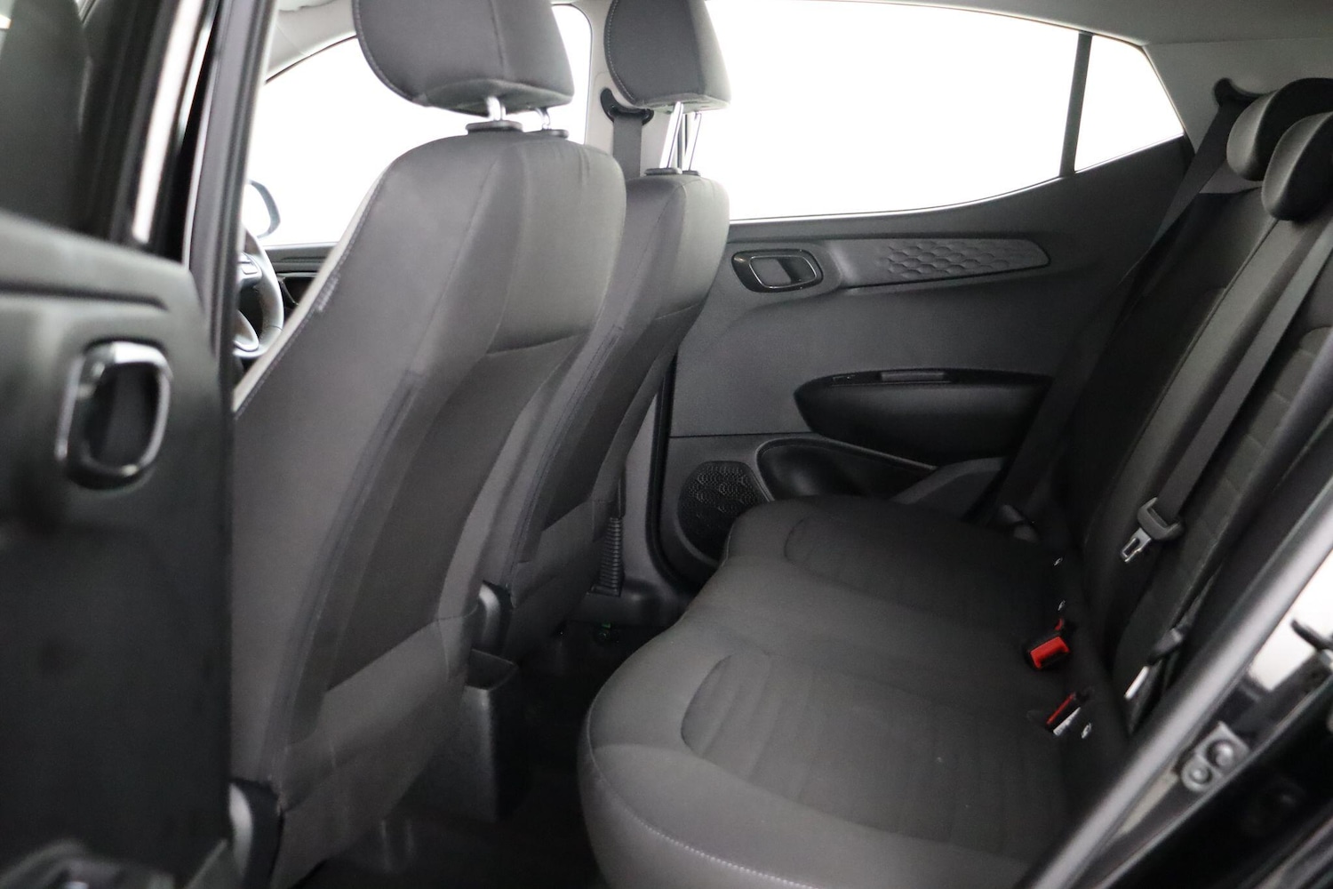 Used Hyundai i10 2023 for sale - 76912970: Photo 13