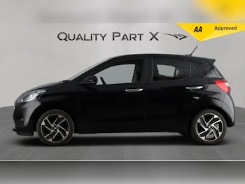 Used Hyundai i10 2023 for sale - 76912970: Photo