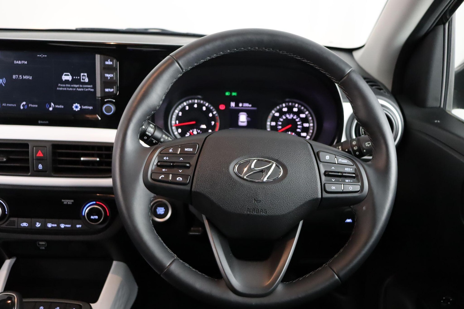 Used Hyundai i10 2023 for sale - 76912970: Photo 9