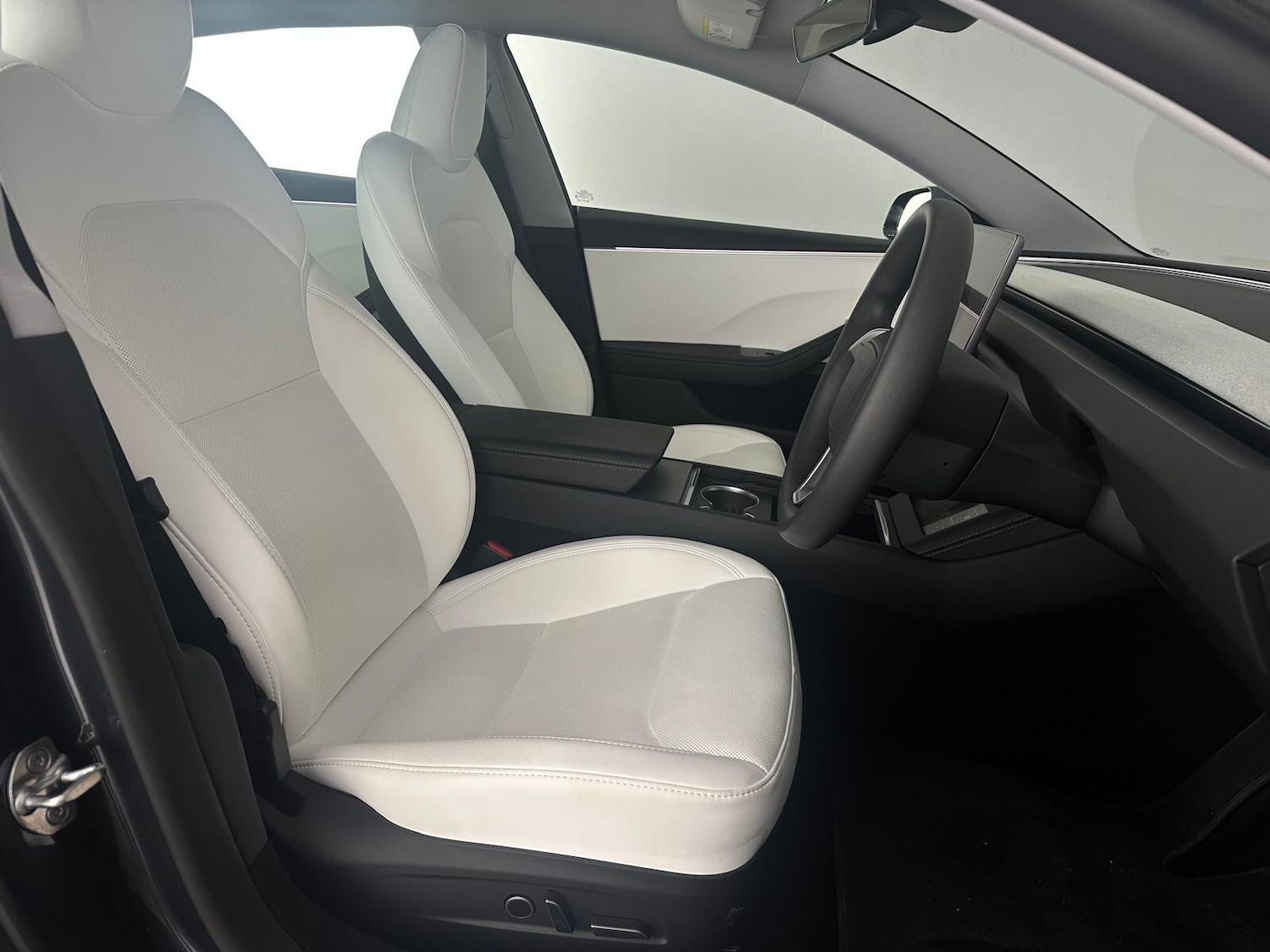 Used Tesla Model 3 2025 for sale - 76456861: Photo 11