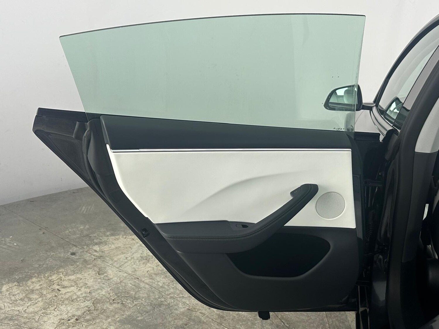 Used Tesla Model 3 2025 for sale - 76456861: Photo 18