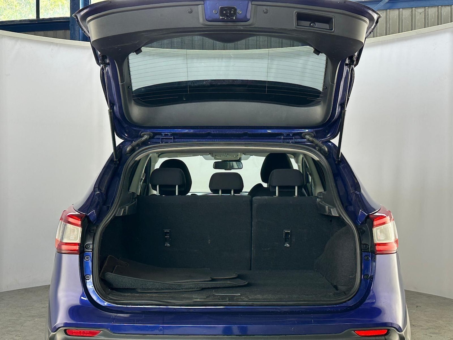 Vehicle 33
