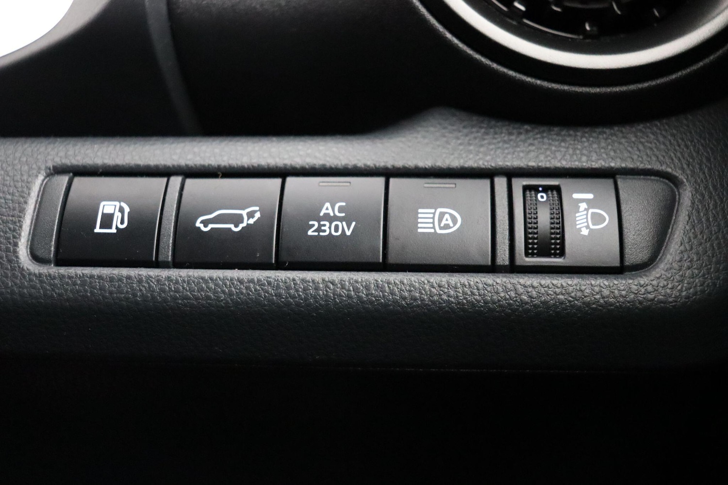 Used Toyota C-HR 2024 for sale - 77203423: Photo 18