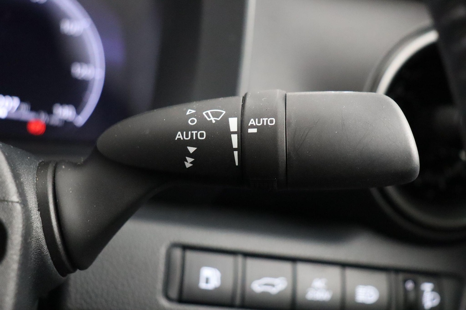 Used Toyota C-HR 2024 for sale - 77203423: Photo 19