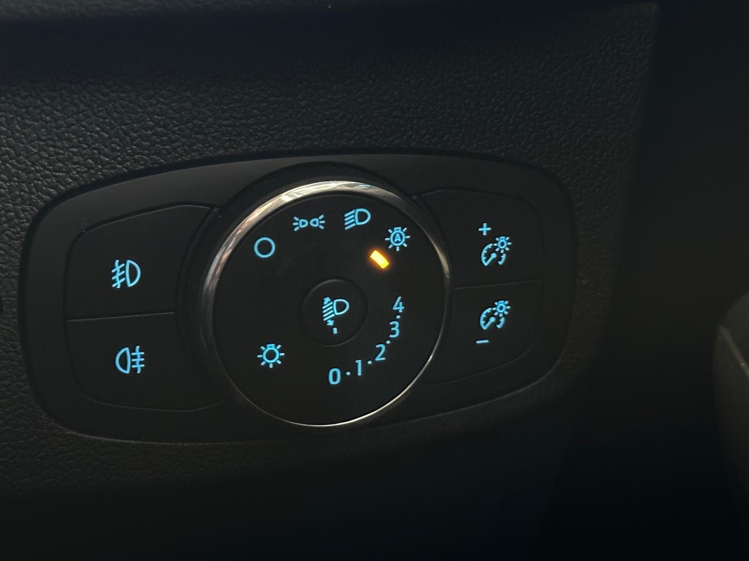 Used Ford Focus 2023 for sale - 76294799: Photo 19
