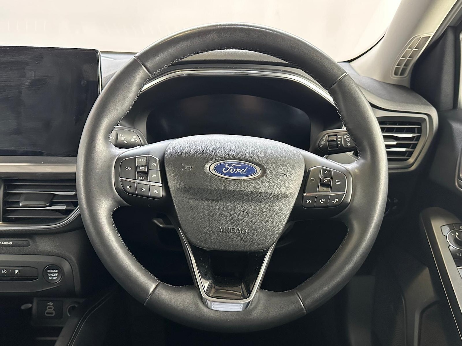 Used Ford Focus 2023 for sale - 76294799: Photo 9